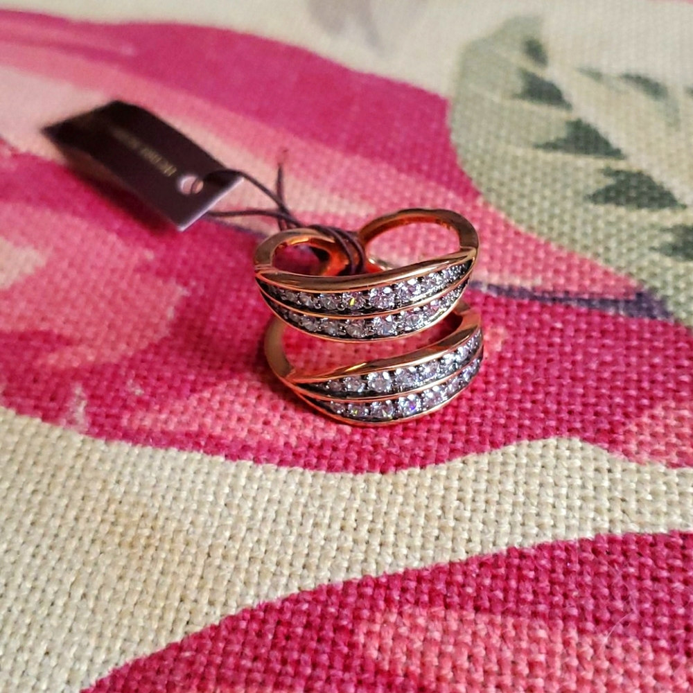 Henri Bendel Gold and Silver Crystal Ring Size 8 - Picture 2 of 7